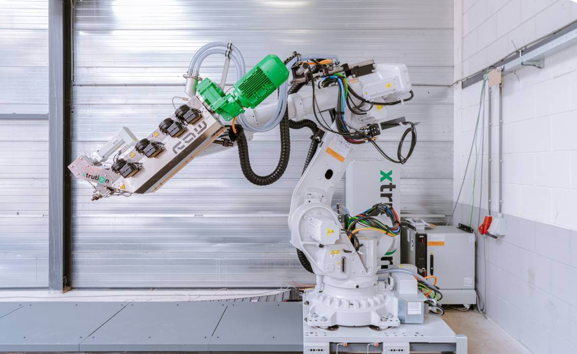White 3D printer with a robot arm and motion track